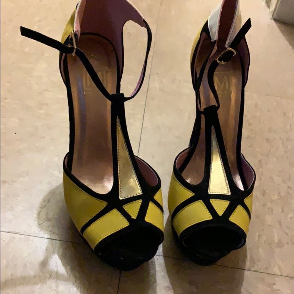 Women’s shoes